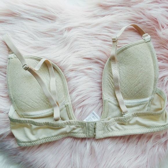 SOLD - 3/$20 Deep plunge u bra - Picture 3 of 3